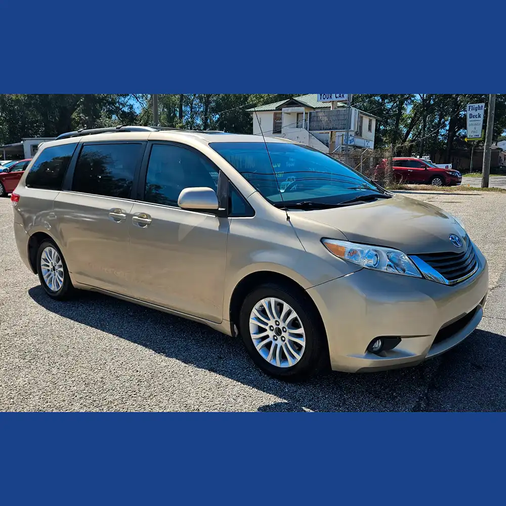2012 TOYOTA SIENNA XLE - Image 14