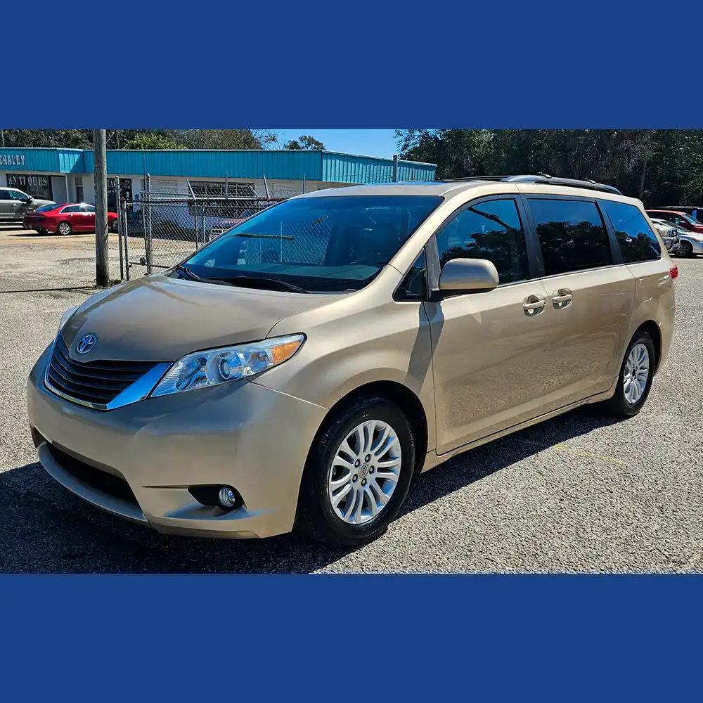 2012 TOYOTA SIENNA XLE