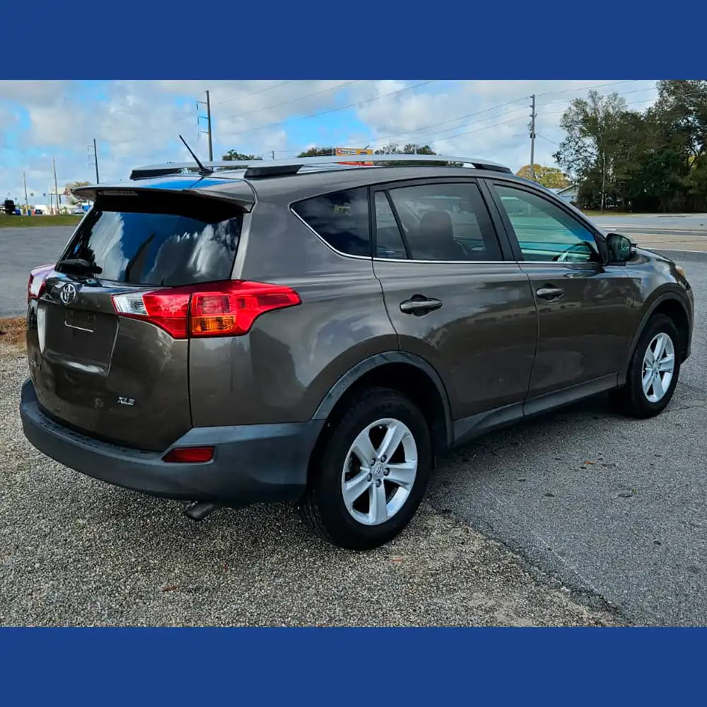 2013 Toyota RAV4 - Image 5